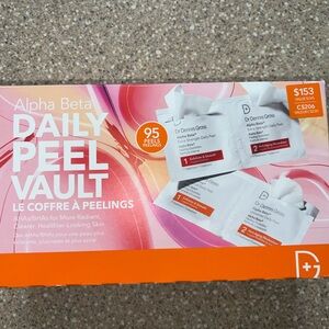 Dr. Dennis Gross Skincare
Alpha Beta Daily Peel Vault ($245 value)